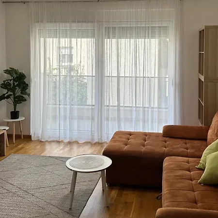 Anja - Strozanac * Podstrana