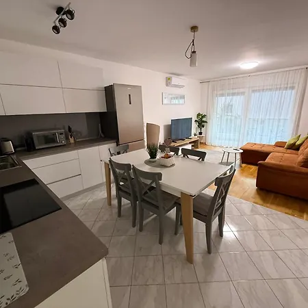 Anja - Strozanac Apartman *